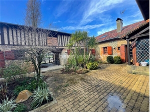 demeure à la vente -   40000  MONT DE MARSAN, surface 388 m2 vente demeure - UBI470070236